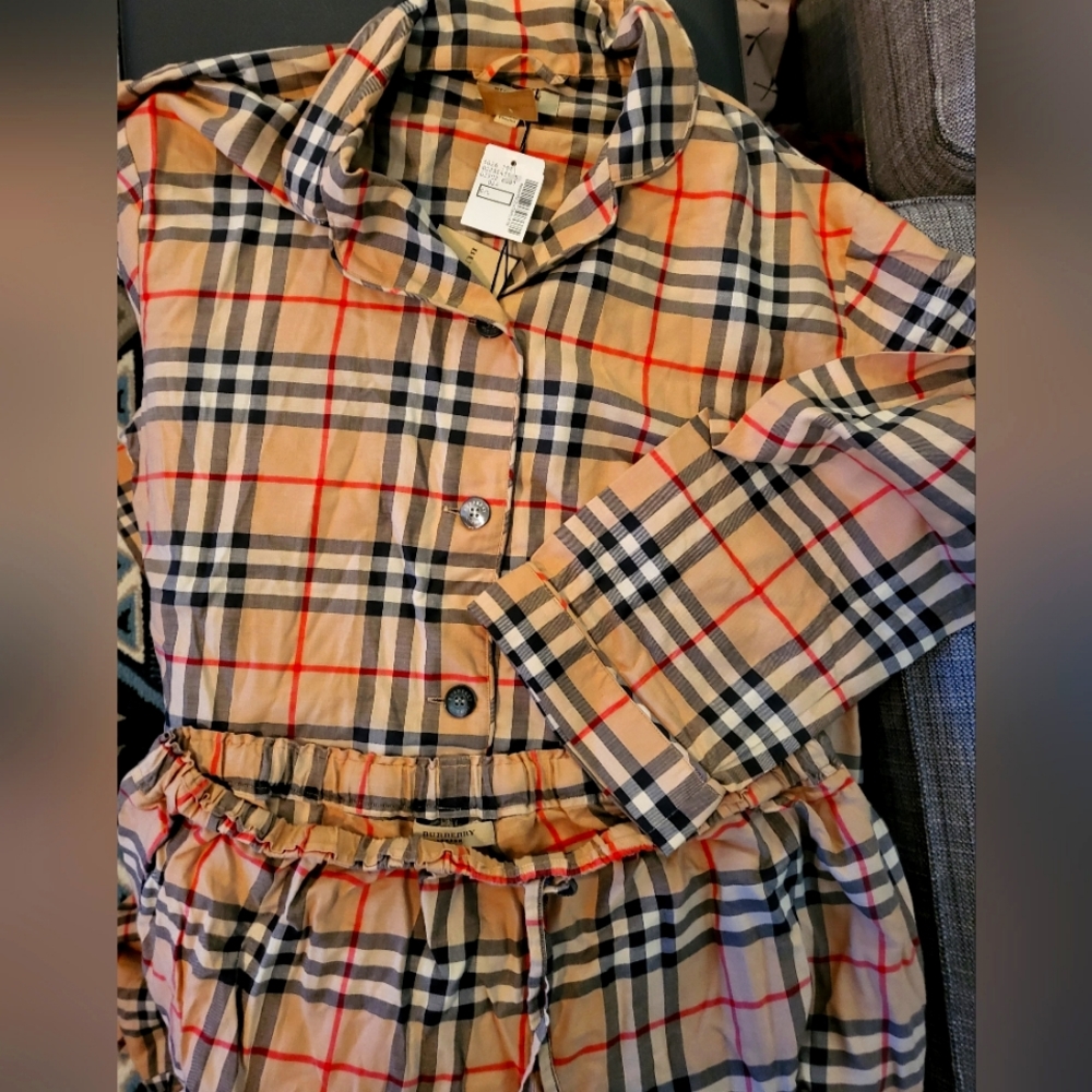 Burberry London pajama set